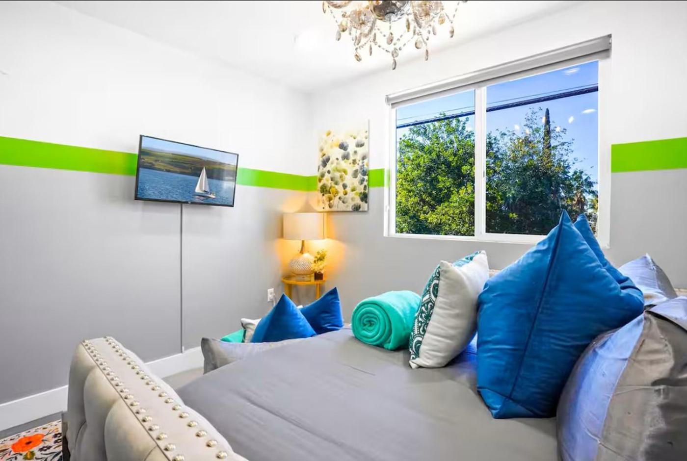 C- Vibrant And Glam Noho Pad Near U-studios And H-sign * Los Ángeles