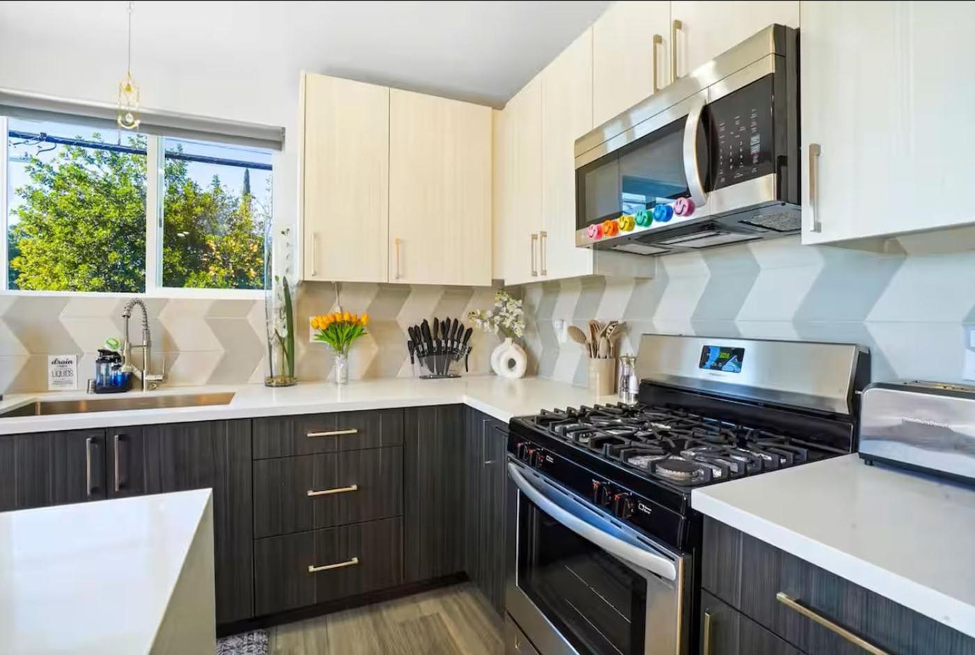 C- Vibrant And Glam Noho Pad Near U-studios And H-sign * Los Ángeles